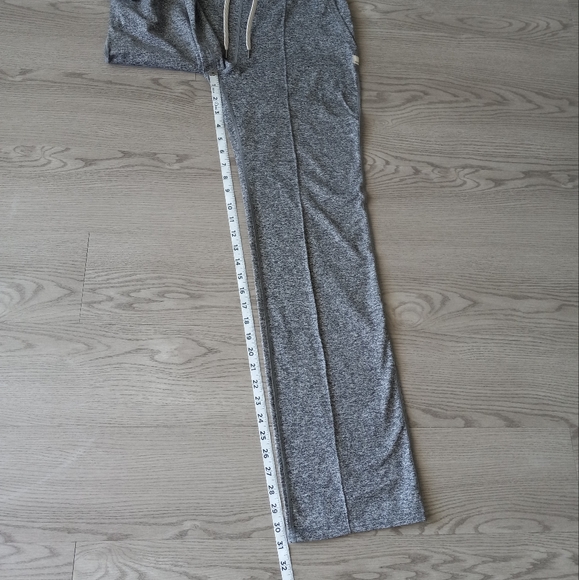 Vuori Halo Wideleg Flare DreamKnit Heather Grey M - Picture 14 of 16